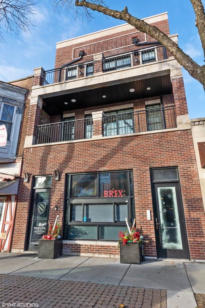 2036 Roscoe Street - Photo 1
