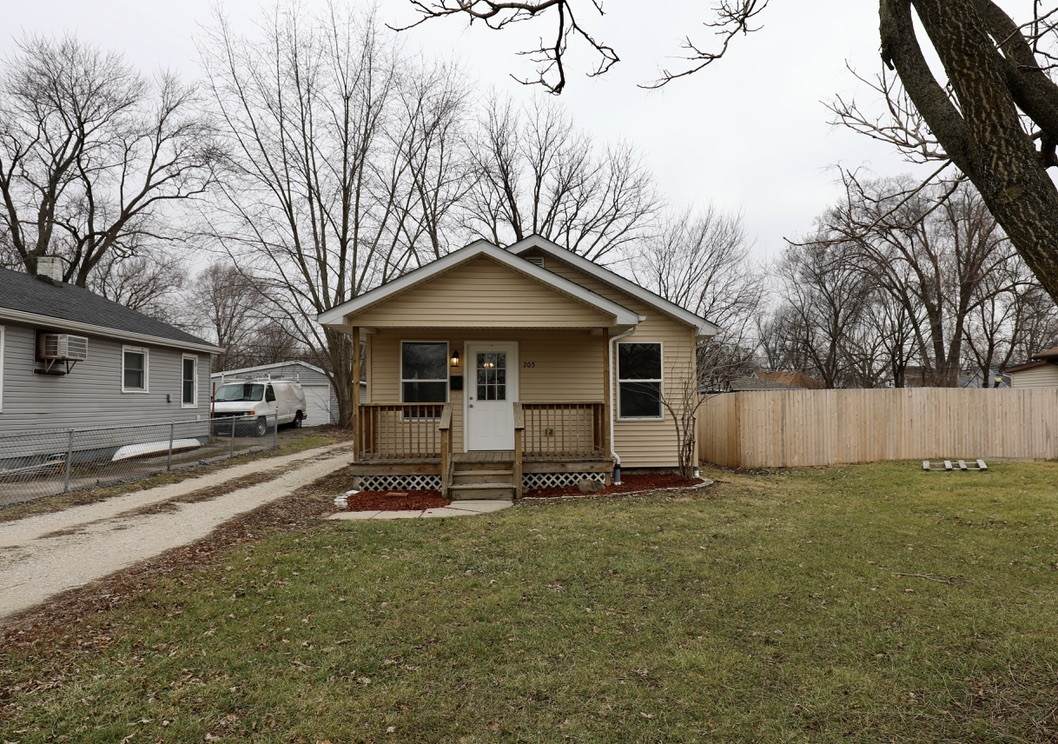 205 Independence Avenue - Photo 1
