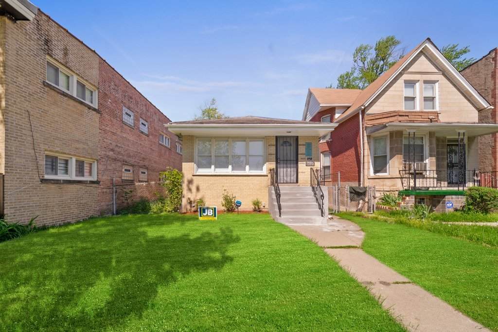 9020 Dauphin Avenue - Photo 1