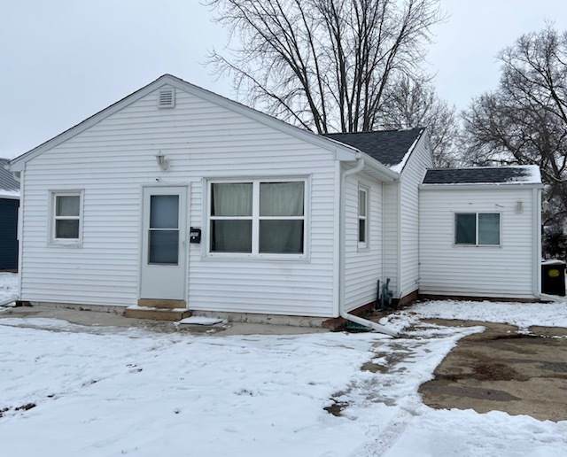 1203 W 17th Street - Photo 1