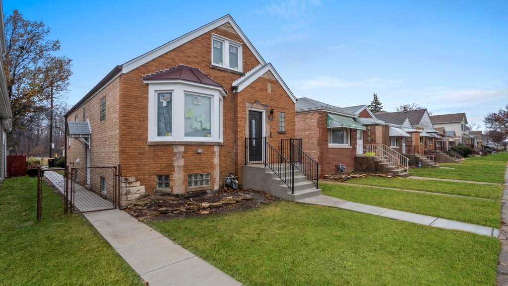 4138 Maple Avenue - Photo 1
