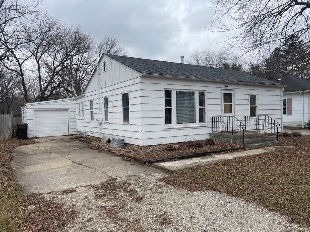 3006 Emily Lane - Photo 1