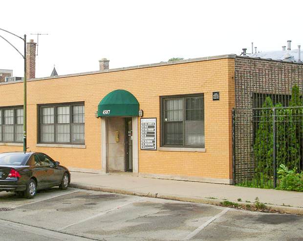 4507 Ravenswood Avenue - Photo 1