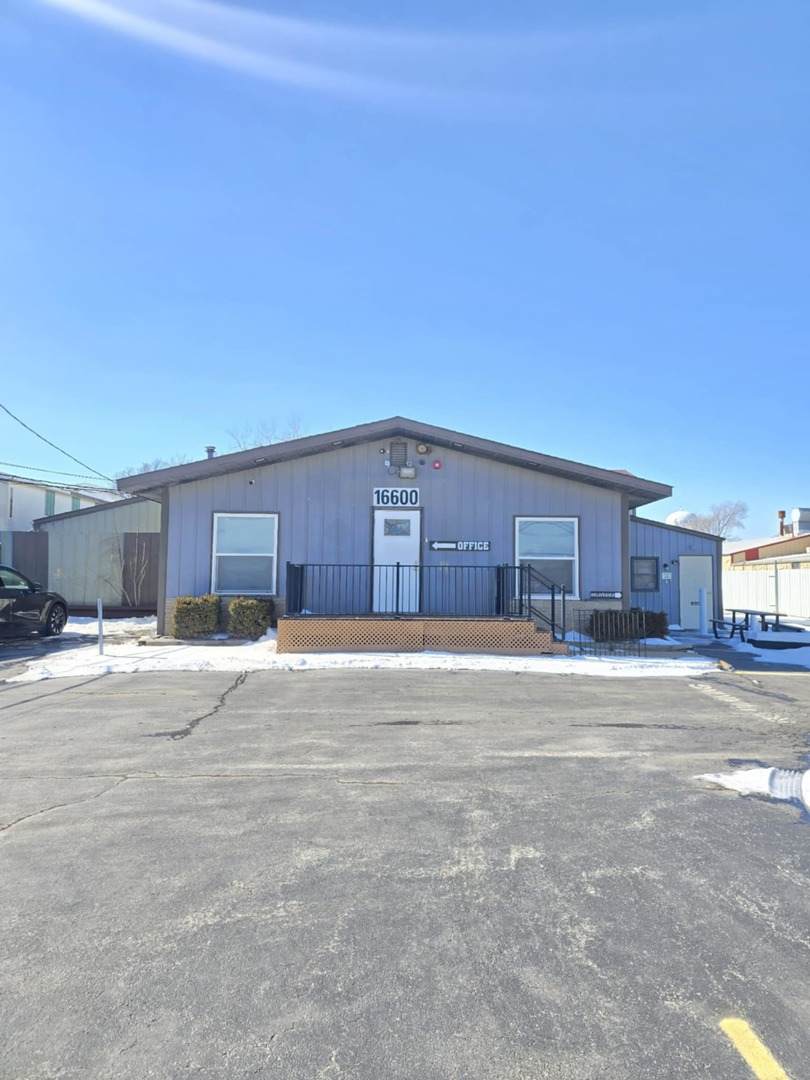 16600 Crawford Avenue - Photo 1