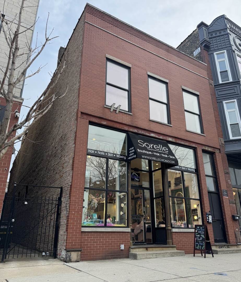 1905 Division Avenue - Photo 1