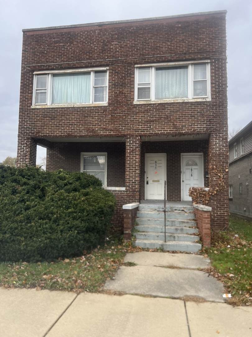 656 Wentworth Avenue - Photo 1