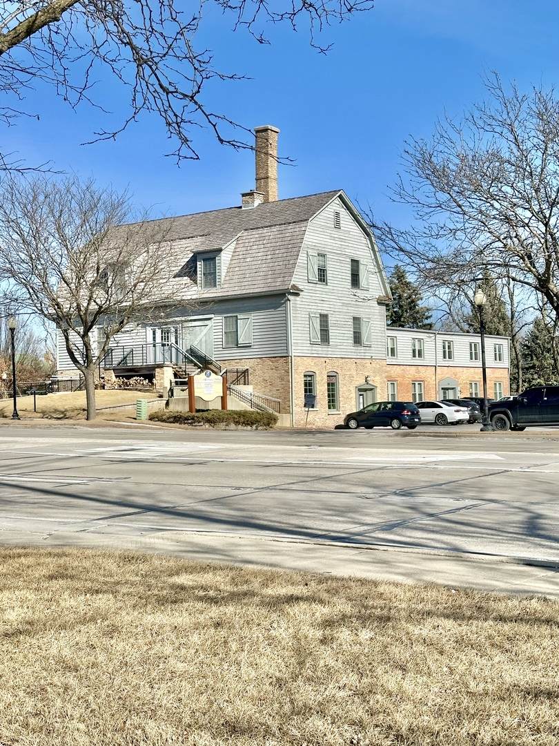 105 Roselle Road - Photo 1