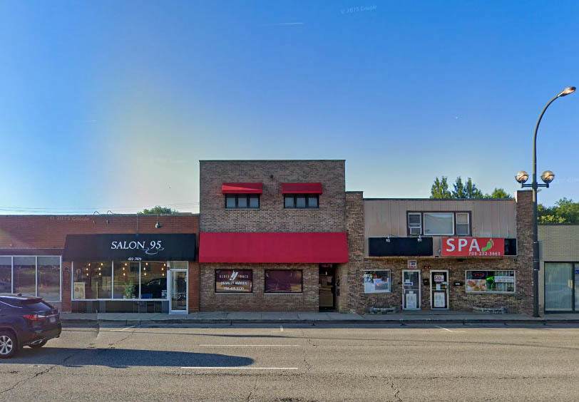 4921 95th Street - Photo 1