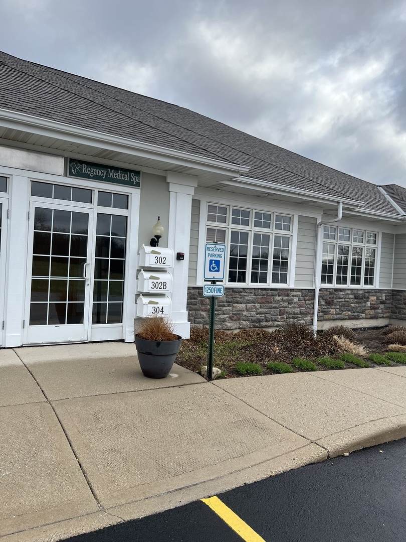 304 Fox Glen Court - Photo 1