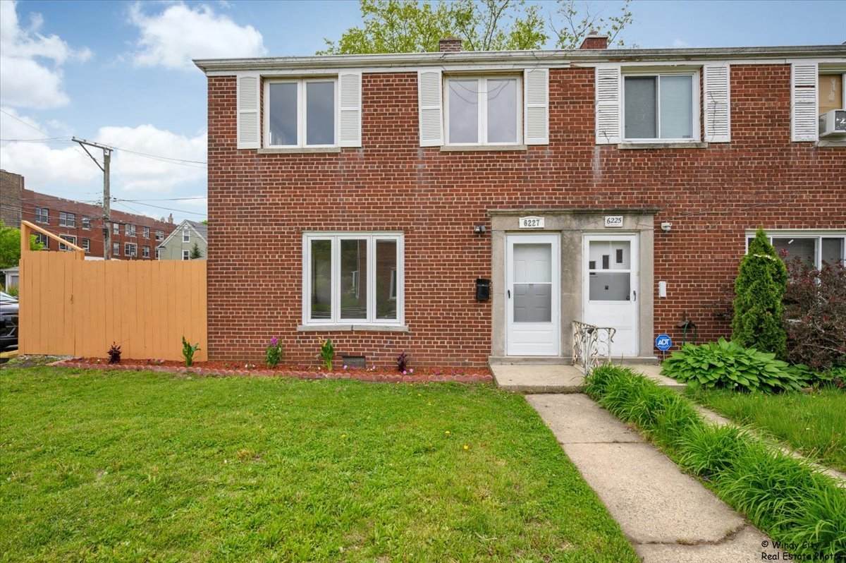 6227 Ravenswood Avenue - Photo 1