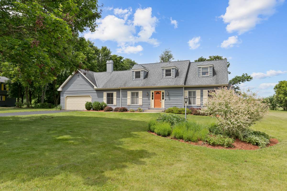 9020 Robin Hill Drive - Photo 1