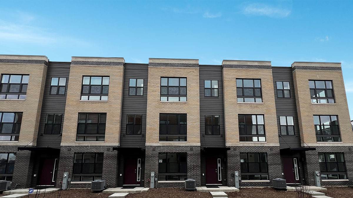 369 Summit Circle - Photo 1