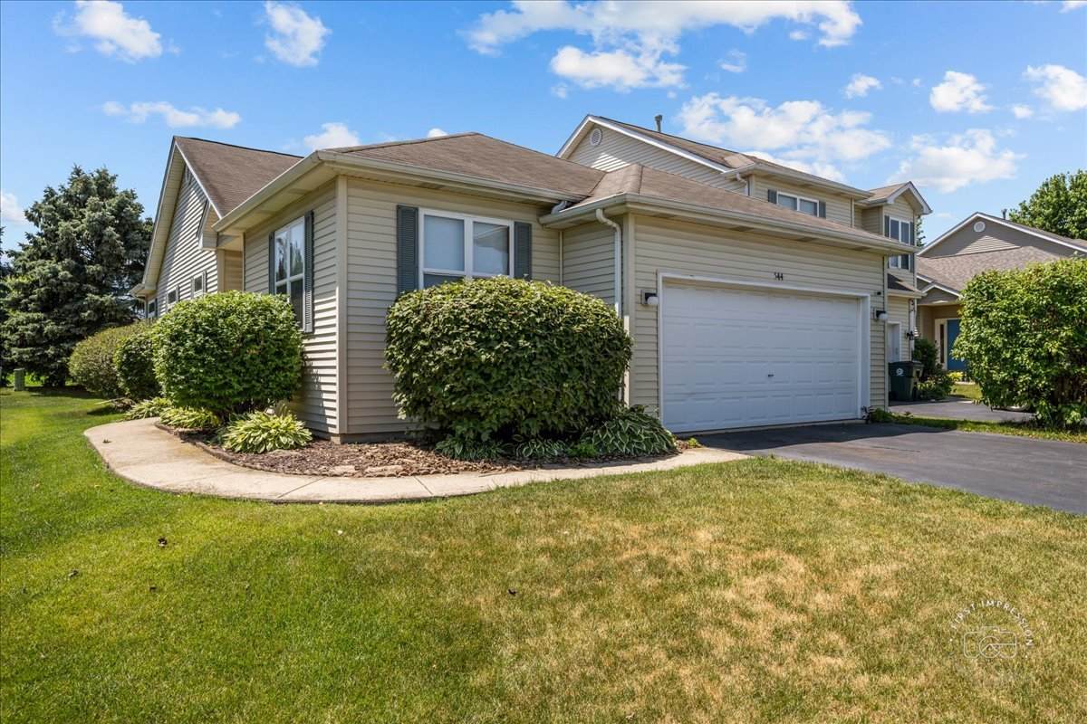 544 Chestnut Drive - Photo 1