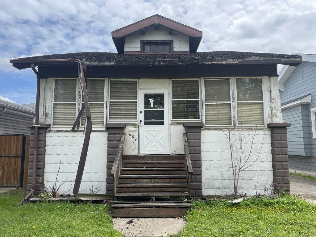 669 Douglas Avenue - Photo 1