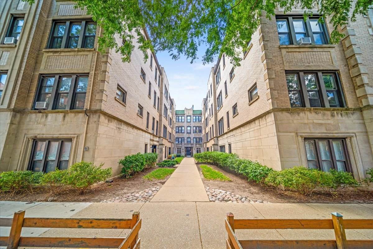 639 Roscoe Street - Photo 1