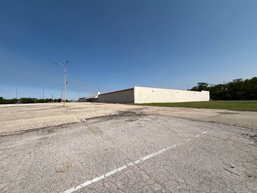 1500 Lincoln Highway - Photo 1