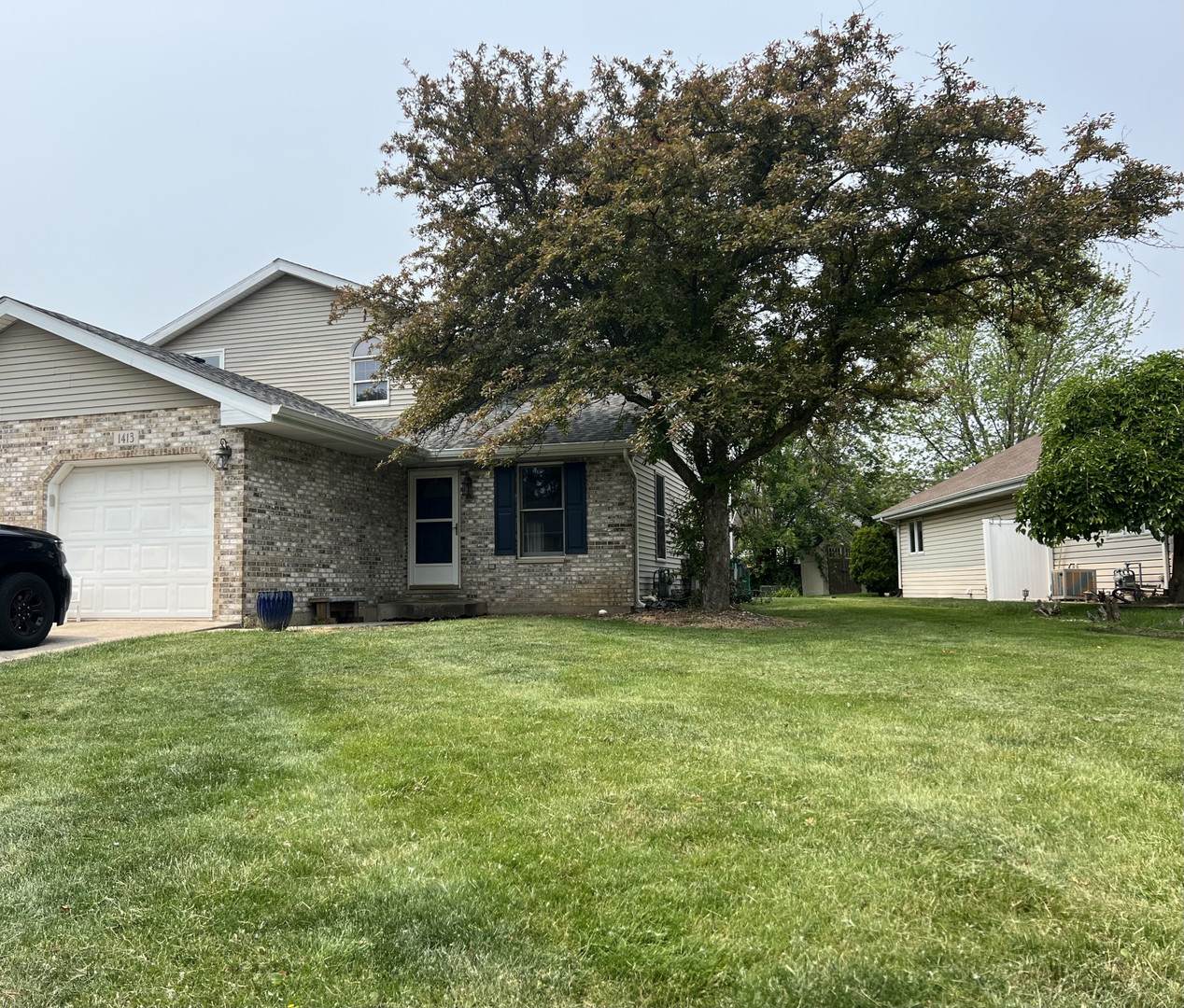 1413 Strawberry Hill Drive - Photo 1