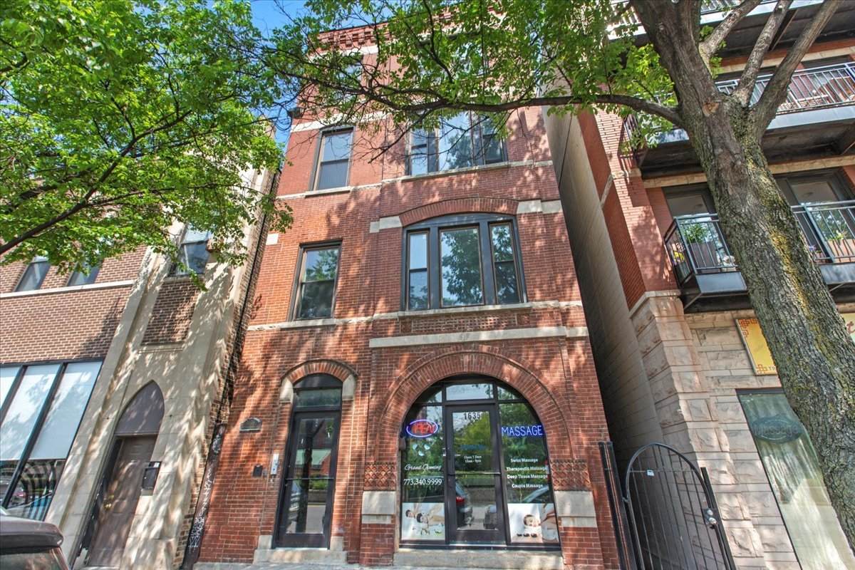 1635 Ashland Avenue - Photo 1