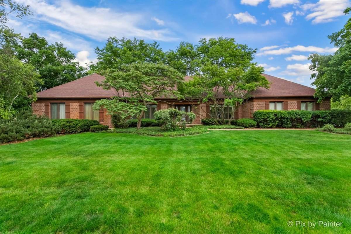 28w270 Flanders Lane - Photo 1