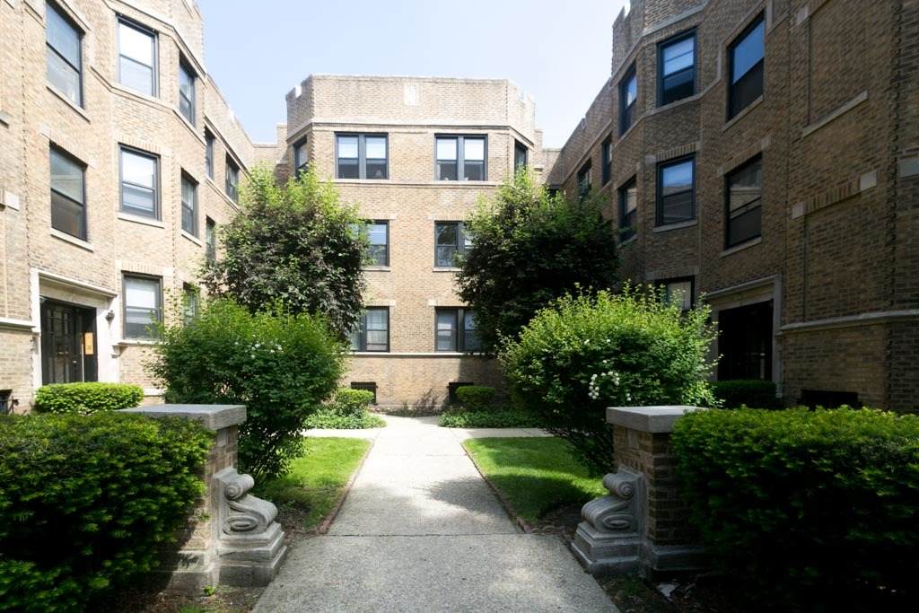 622 Stratford Place - Photo 1