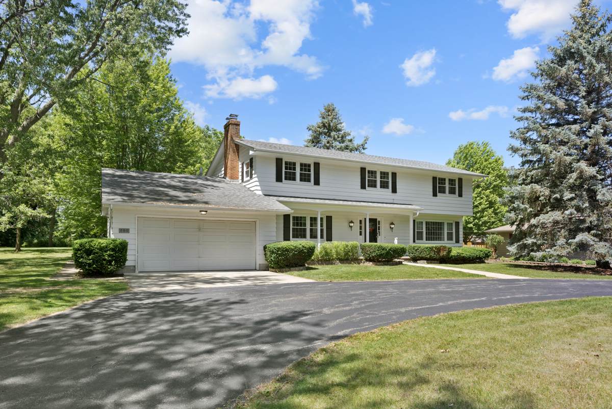 690 Stanford Drive - Photo 1