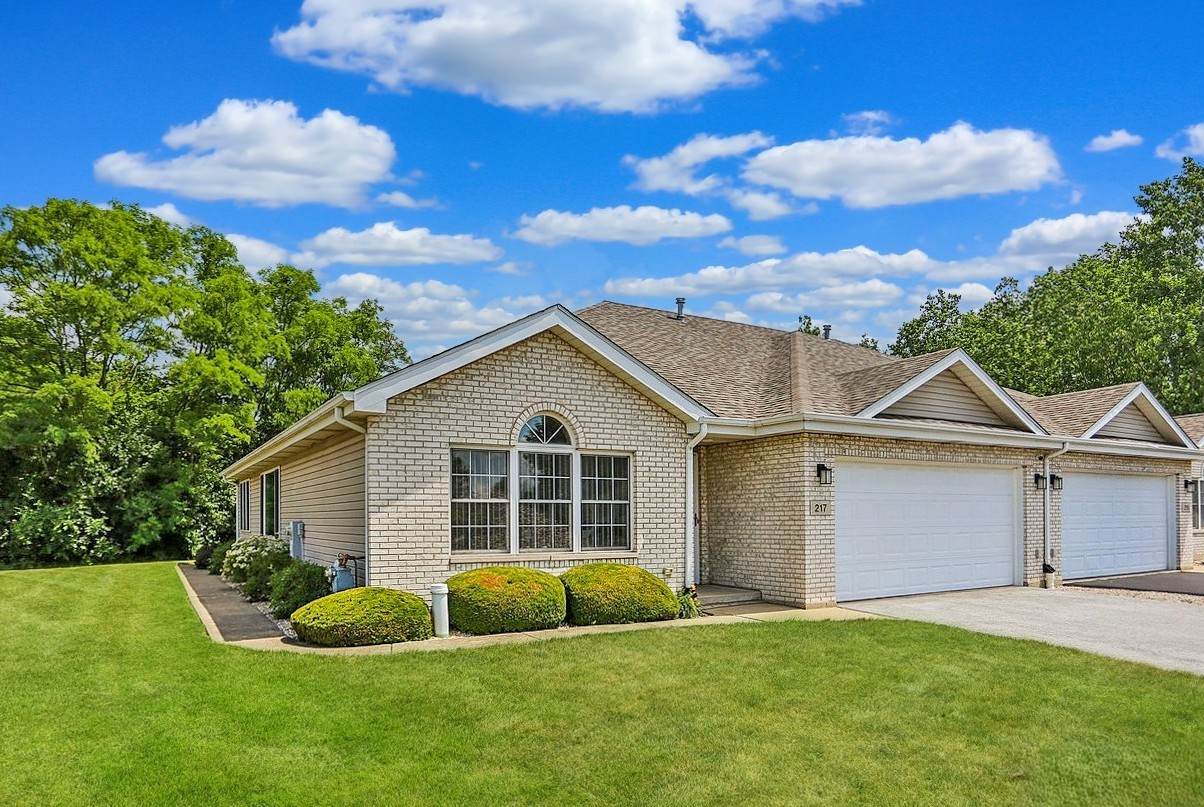 217 Hillcrest Lane - Photo 1