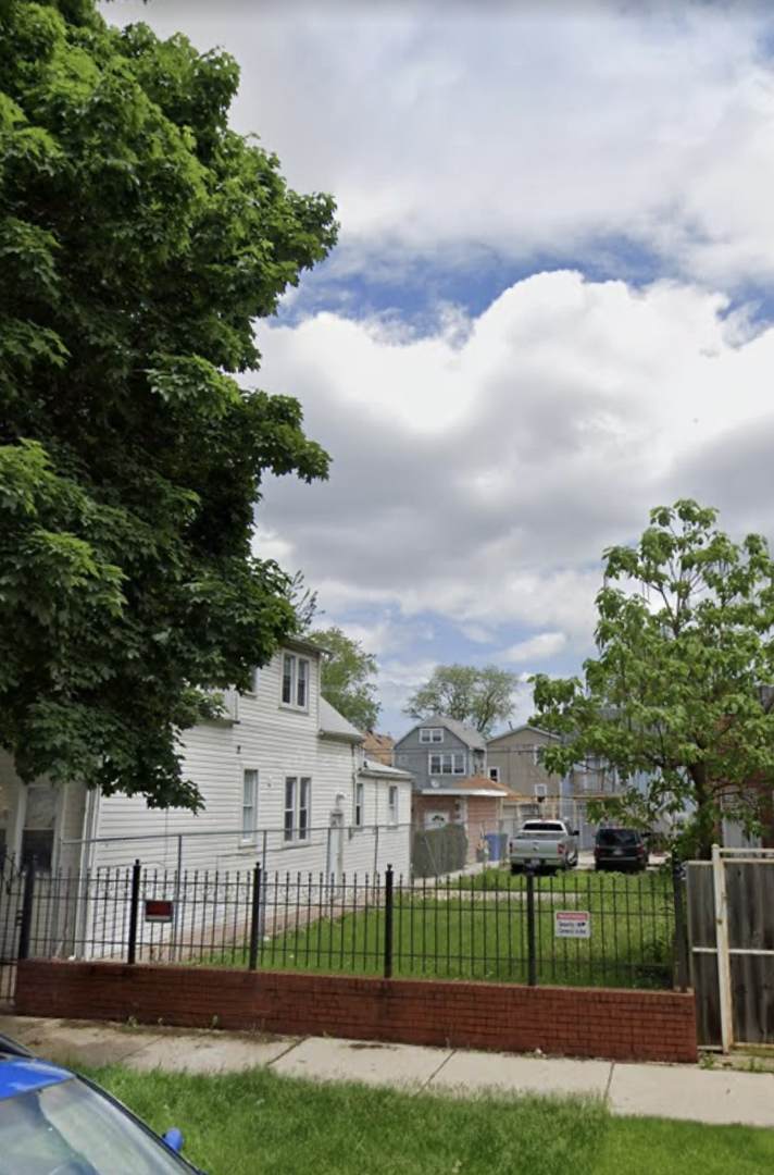 2503 Lotus Avenue - Photo 1