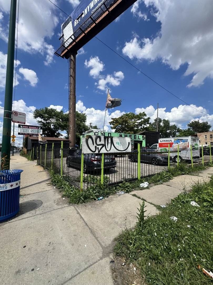 625 Cicero Avenue - Photo 1