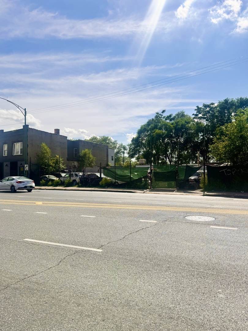 618 Cicero Avenue - Photo 1