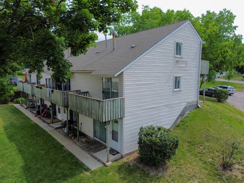 89 Maude Avenue - Photo 1