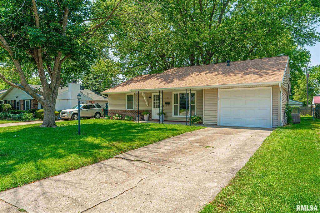 145 White Avenue - Photo 1