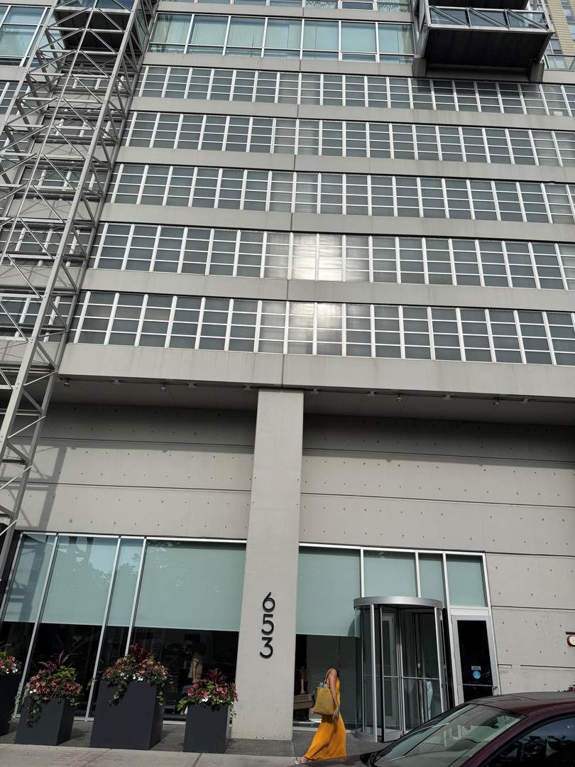 653 Kingsbury Street - Photo 1