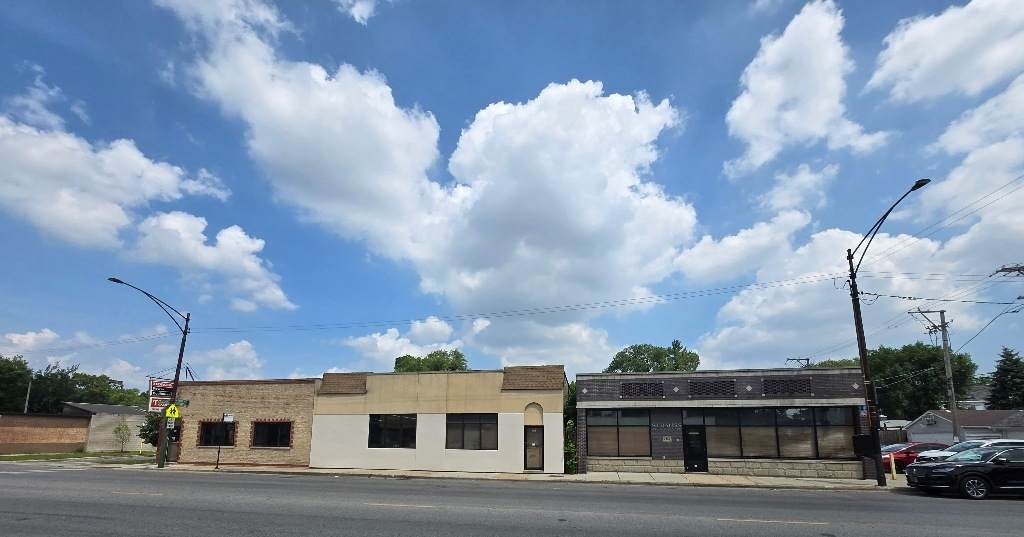 4220-4228 Montrose Avenue - Photo 1