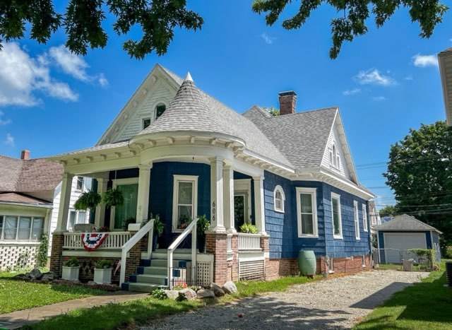 606 Center Street - Photo 1