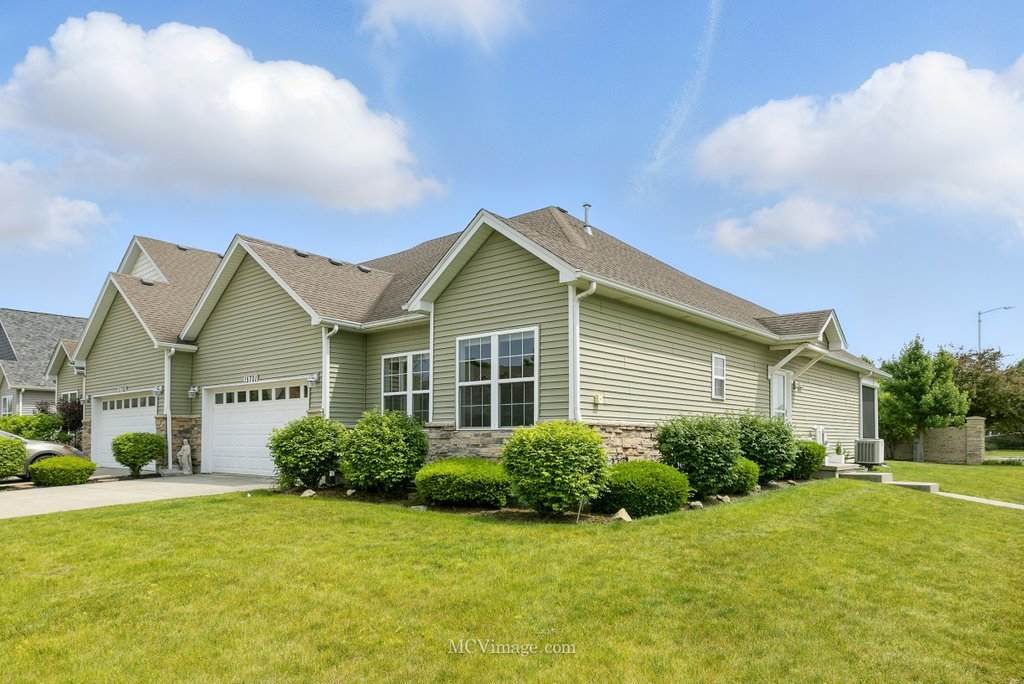 15701 Cove Circle - Photo 1