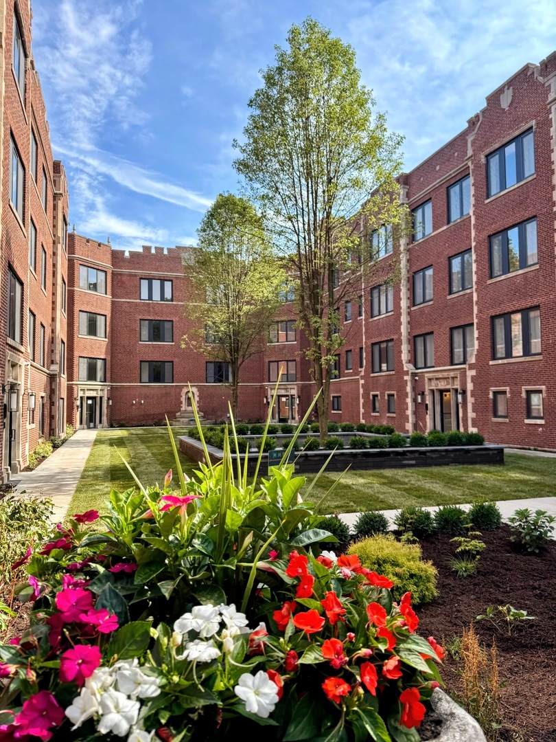 1337 Estes Avenue - Photo 1