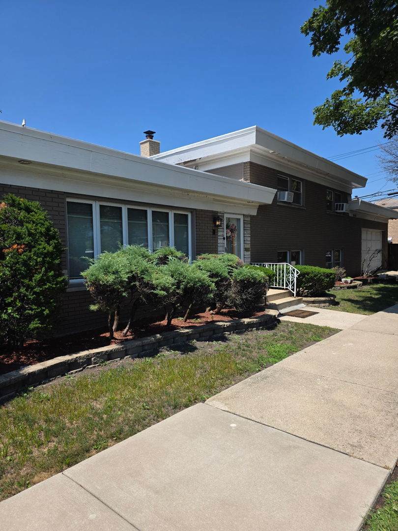 9456 Calumet Avenue - Photo 1