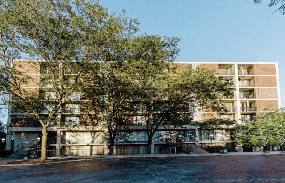 1043 York Road - Photo 1