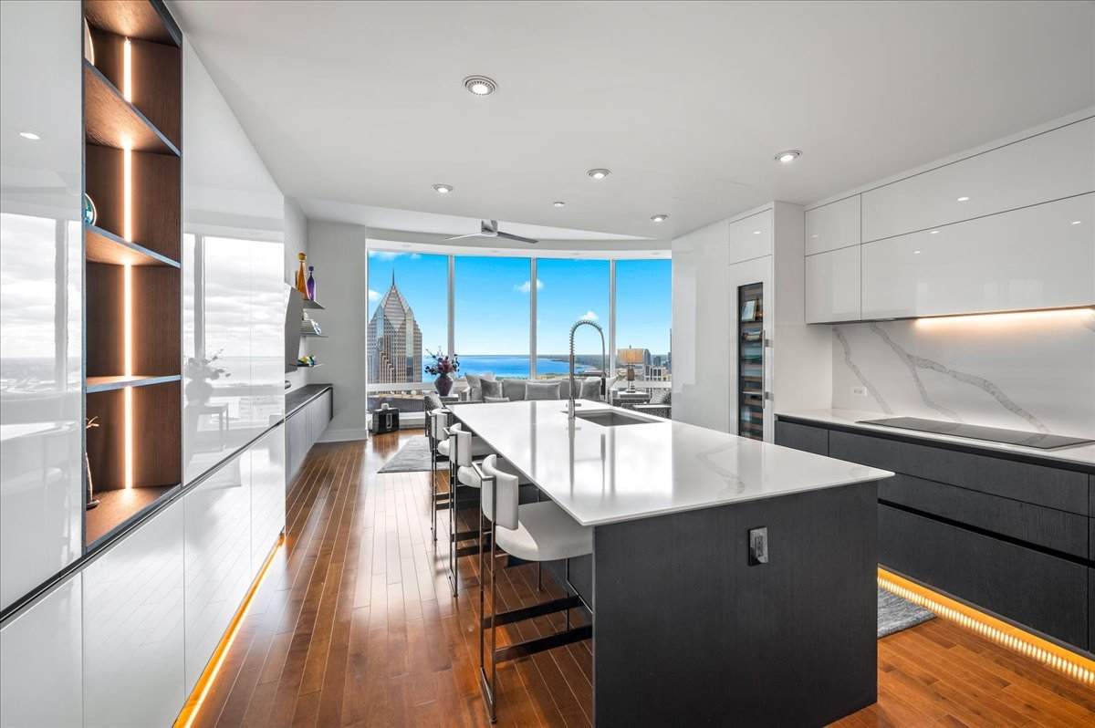 401 Wabash Avenue - Photo 1