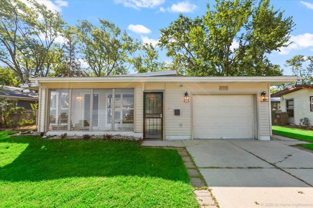 409 Wilshire Street - Photo 1