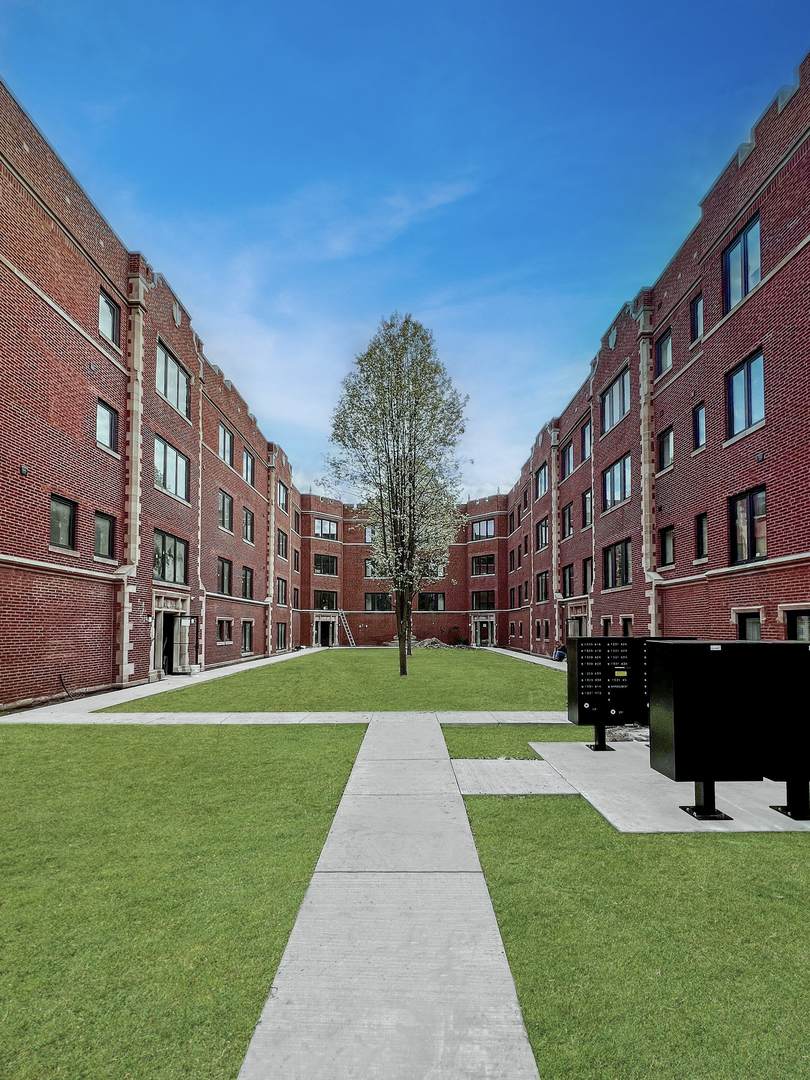 1341 Estes Avenue - Photo 1