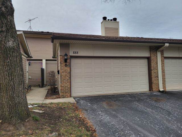 888 Swan Boulevard - Photo 1