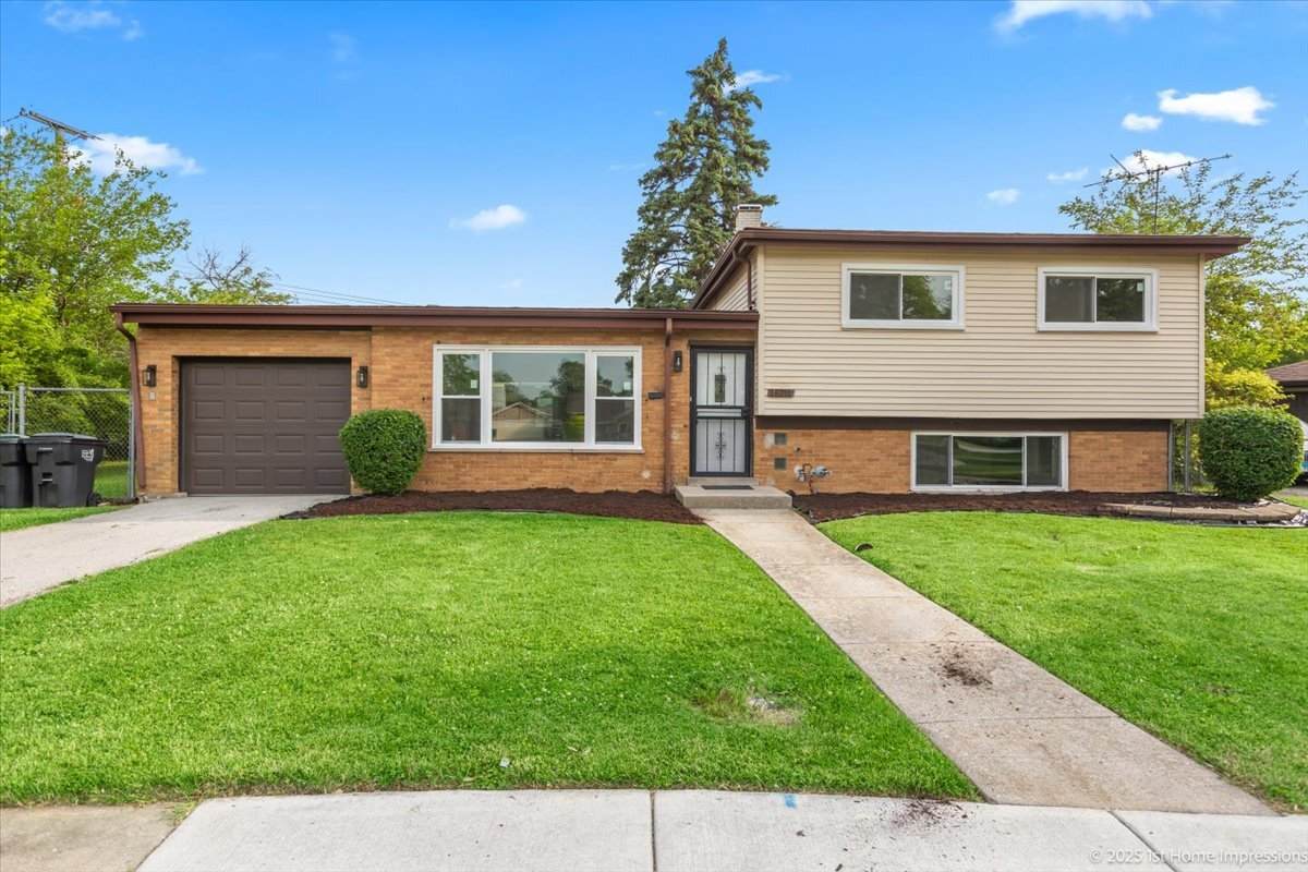 16211 Joyce Circle - Photo 1