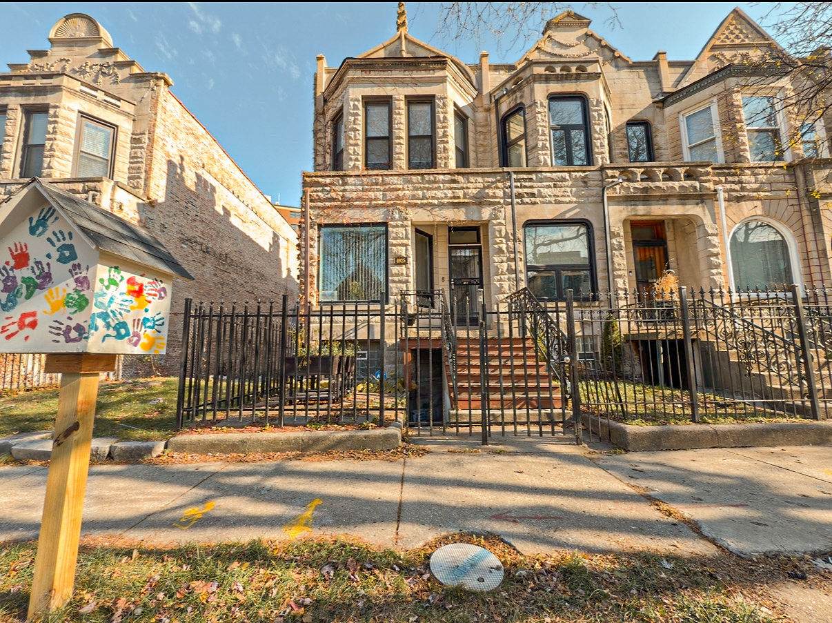 4925 Champlain Avenue - Photo 1