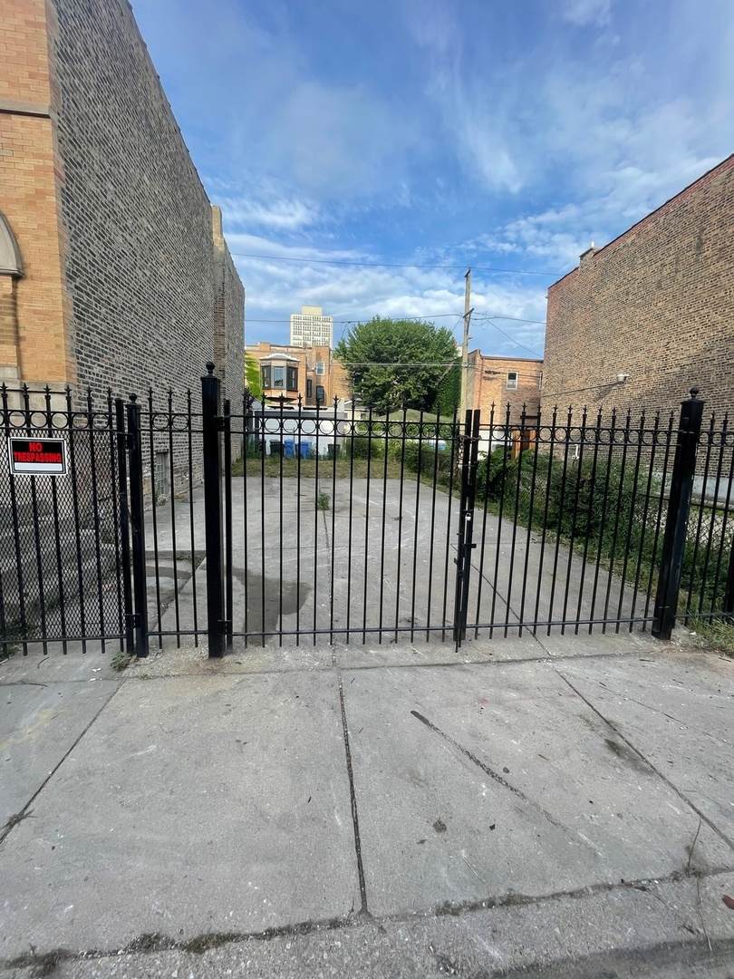 3627 Calumet Avenue - Photo 1