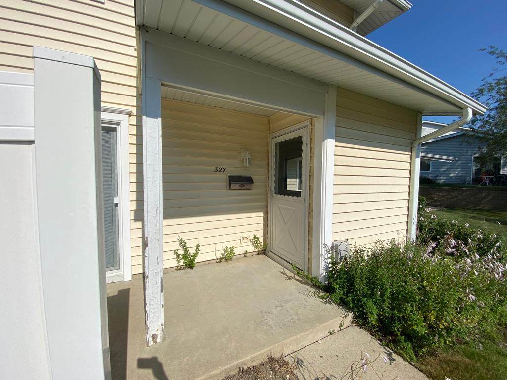 327 Palisades Point - Photo 1