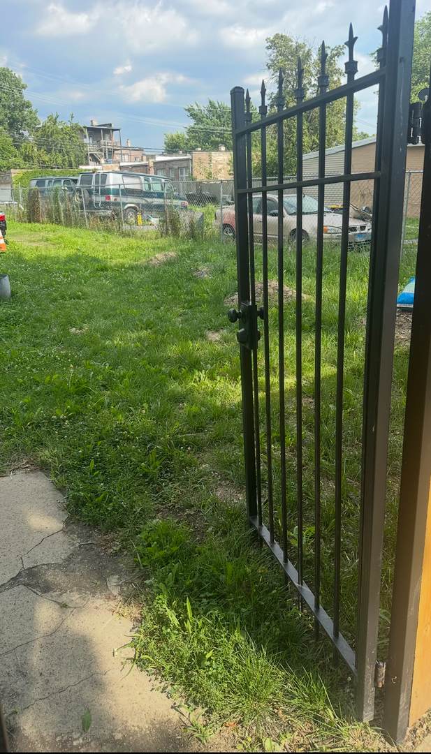 847 Homan Avenue - Photo 1