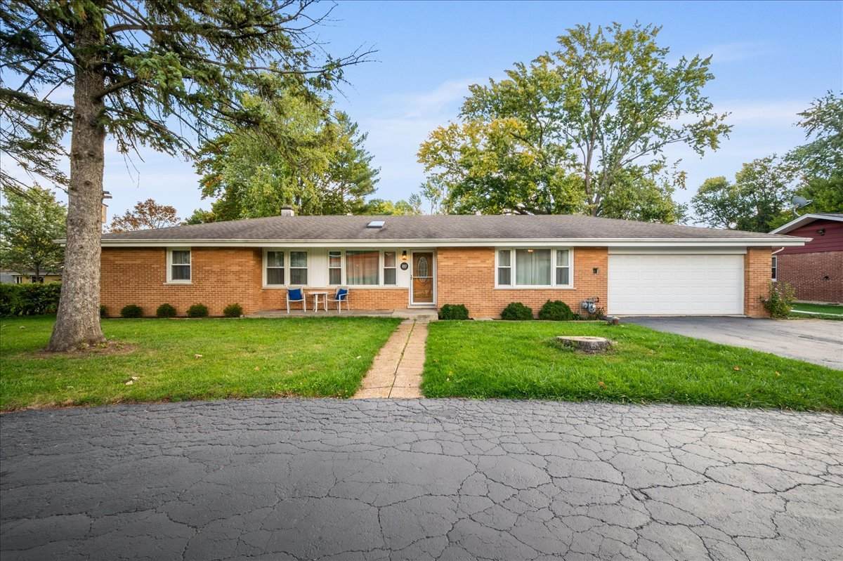 203 Coldren Drive - Photo 1