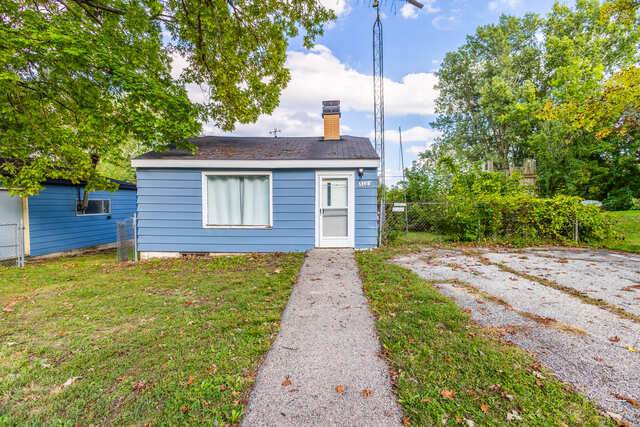 35107 Rosewood Avenue - Photo 1