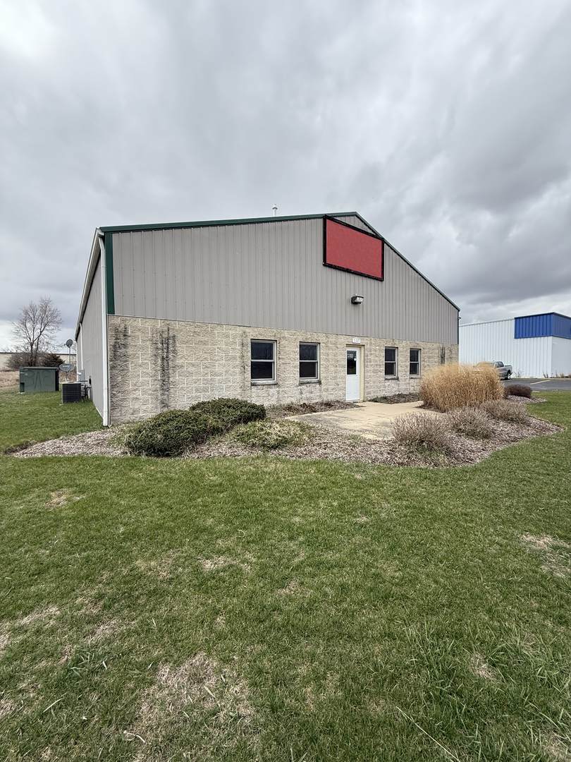 11215 Commercial Street - Photo 1